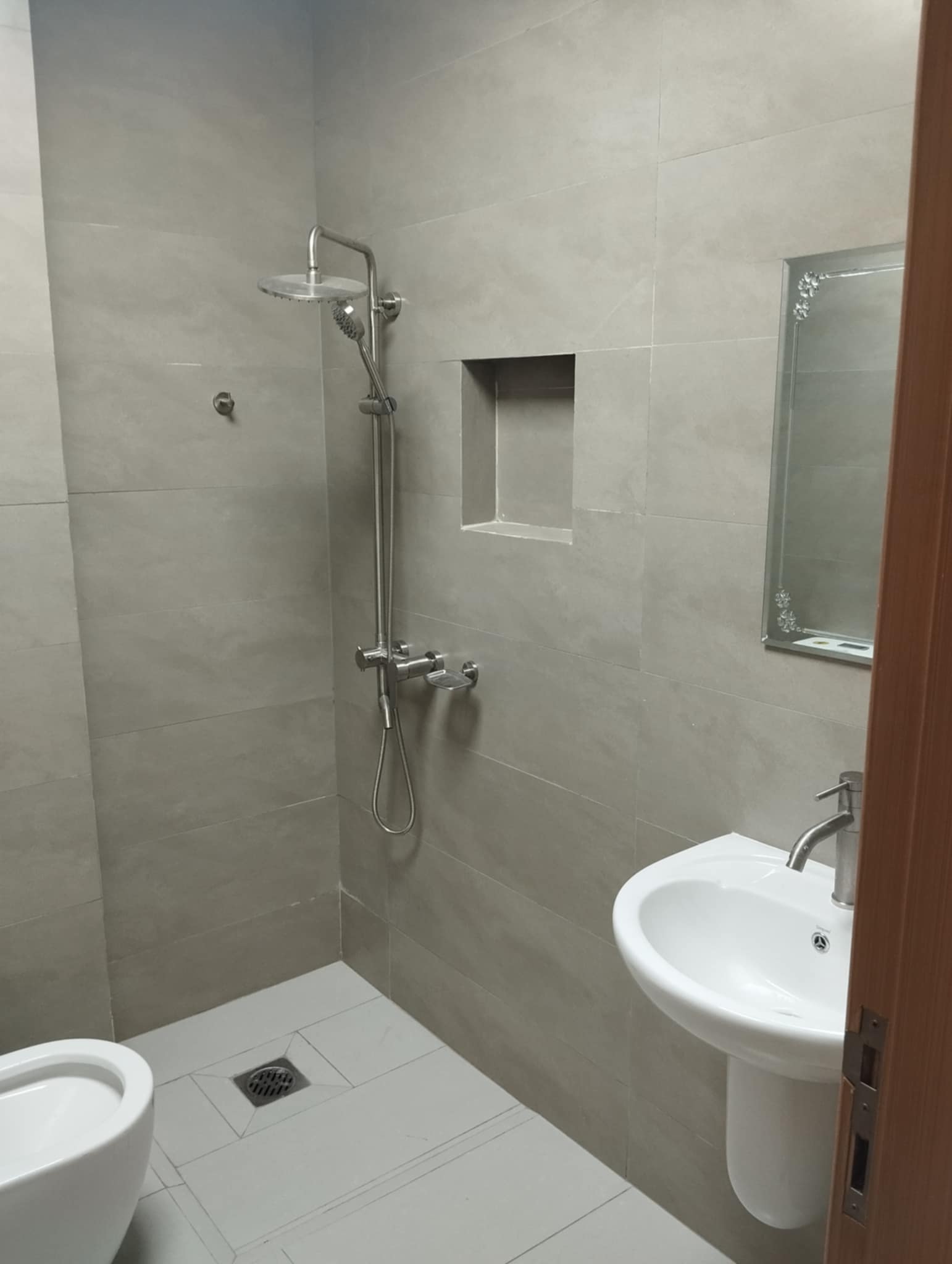 Fresh full furnished apartment for rent photo 5