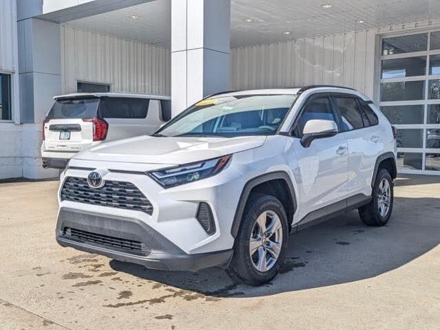 Selling My 2023 Toyota Rav4 XLE AWD photo 2