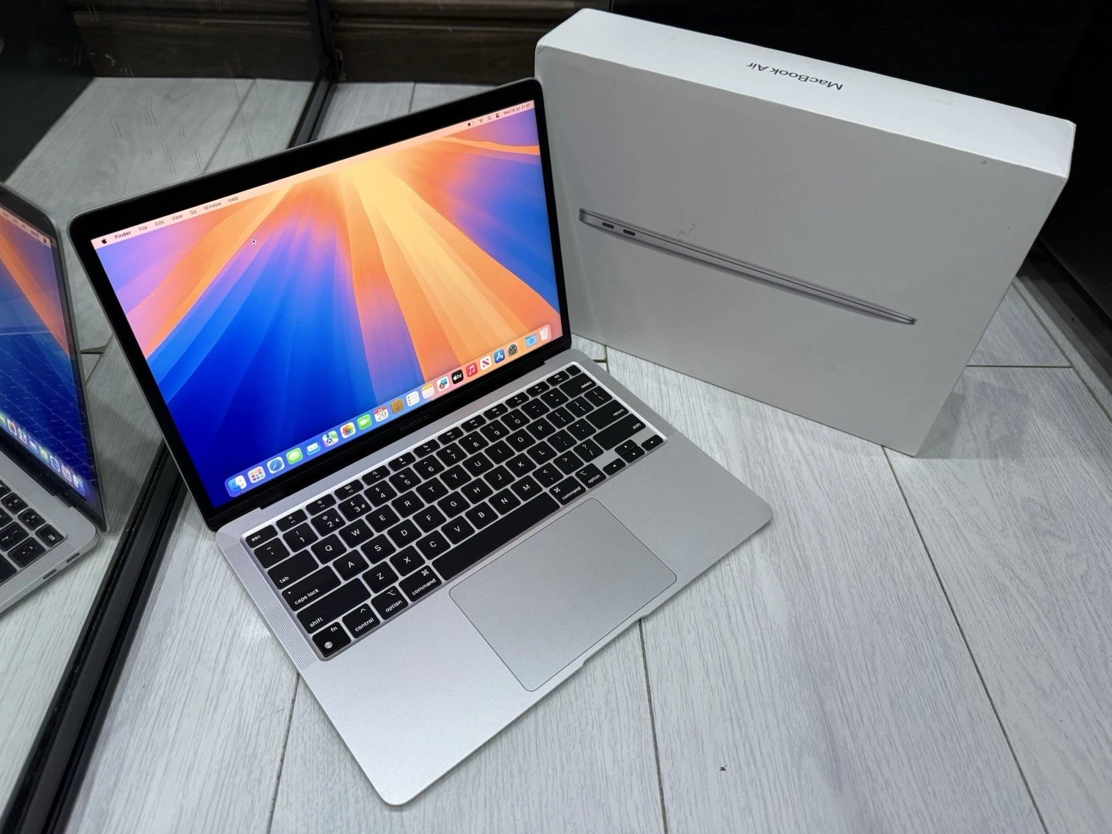 Apple MacBook Air Retina 13.3" 2020 256GB SSD 16GB Ram 8C CPU 7C GPU M1 - Silver