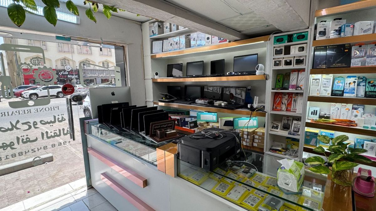 Established Computer & Mobile Repair Shop for Sale – Prime Location in Muscat (10+ Years History photo 2