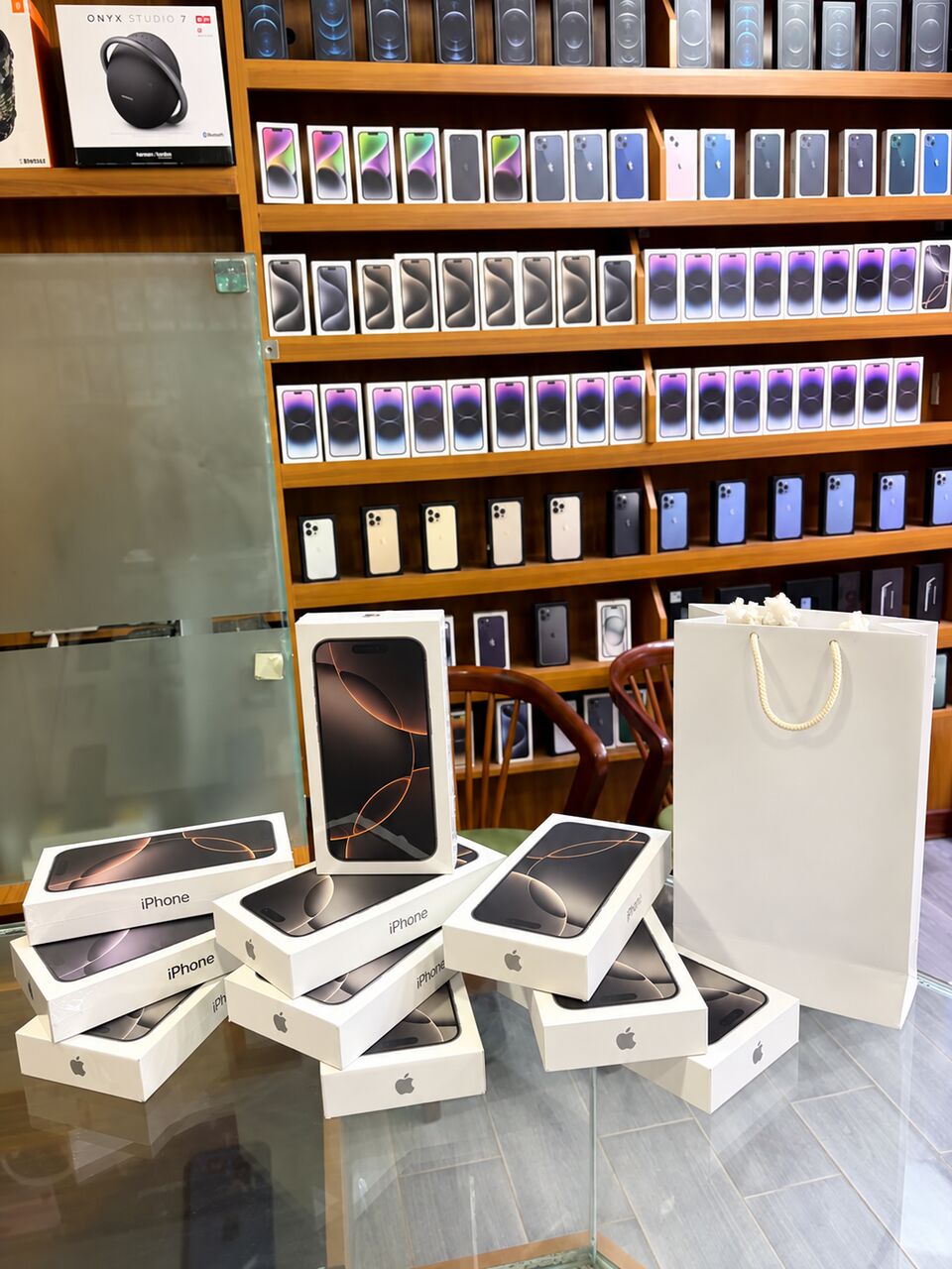 OMR 300,  IPhone Duo, IPhone 18 Pro Max, IPhone 18 Pro, Apple Watch Ultra 4, Apple Watch Series 12, photo 2